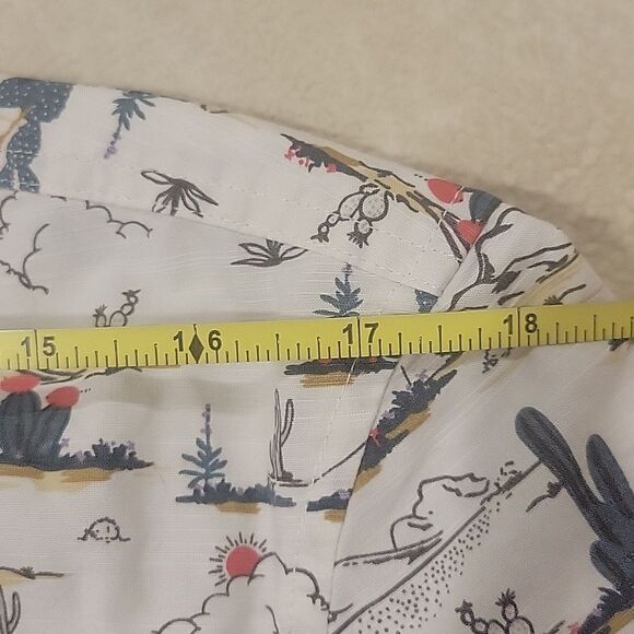 Johnnie-O Hangin' Out Button Up, Size Small - Picture 9 of 10